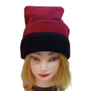 ( 351 ) GAP REVERSIBLE WINTER HAT WITH POCKET FLEECE RED & BLACK.